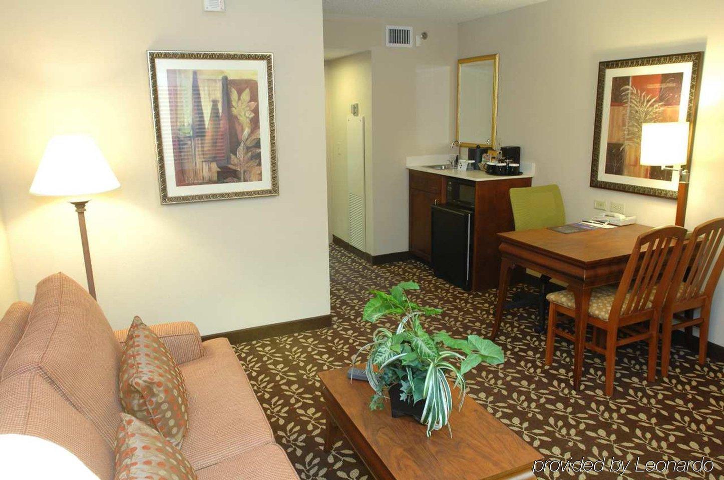 Embassy Suites By Hilton Orlando Airport Room photo